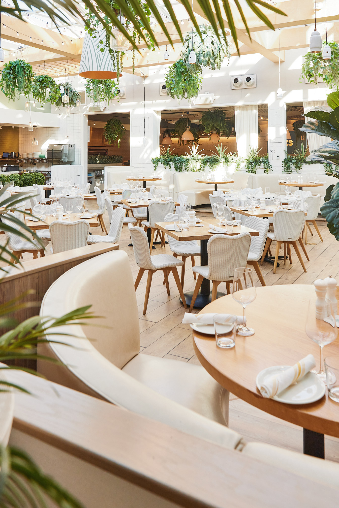 Summer House Chicago — 2023-11-10_SHLP_Interiors_0006.jpg